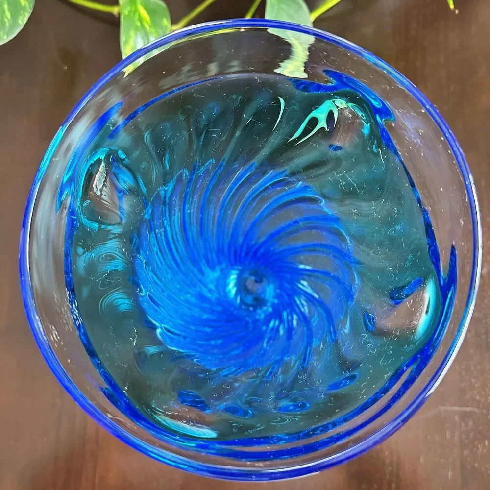 Modern Hand-Blown Art Glass Vase Vibrant Blue Swirl Pattern 14